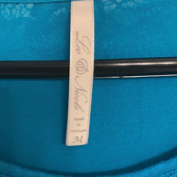 Lea and Nicole lace top size M - Picture 2 of 2